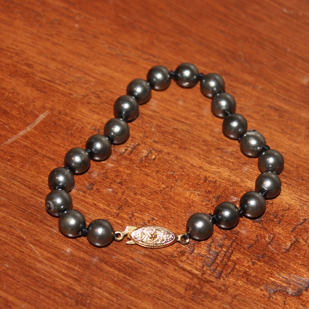 Onyx Jeweler Grey Beaded Bracelet